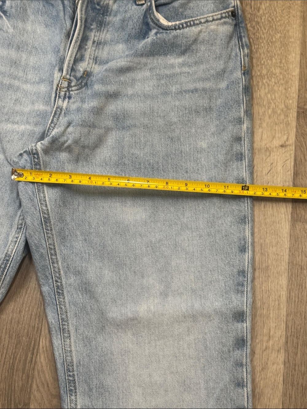 H&M Women’s Relaxed Light Blue Distressed Jeans. Size 12 - Picture 9 of 12